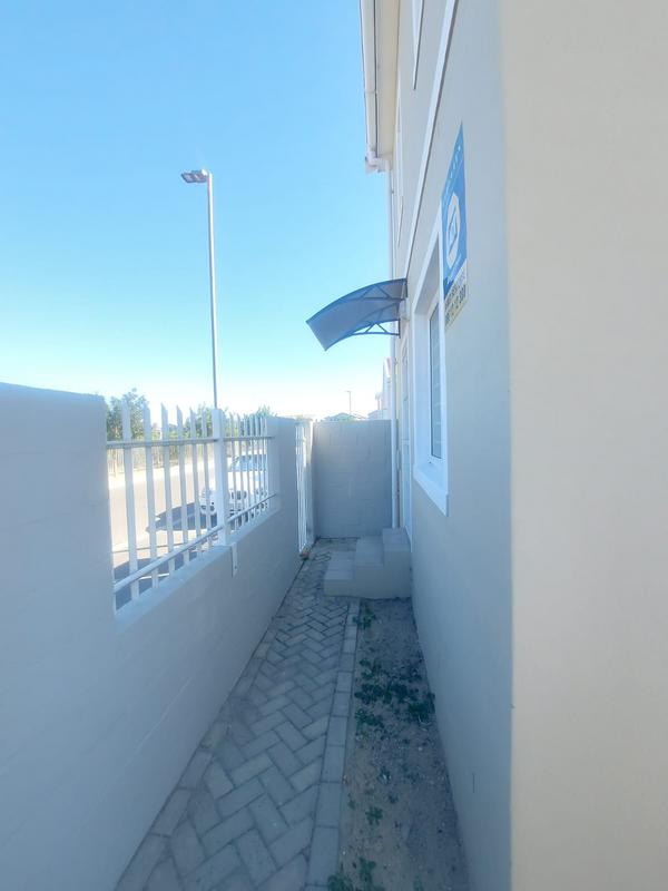 To Let 2 Bedroom Property for Rent in Rivergate Western Cape